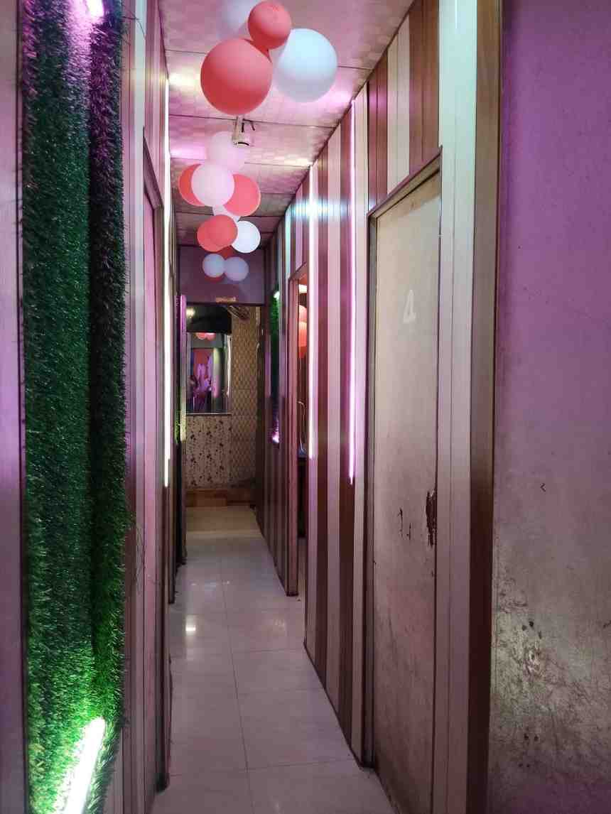 GOLD STAR SPA spa area