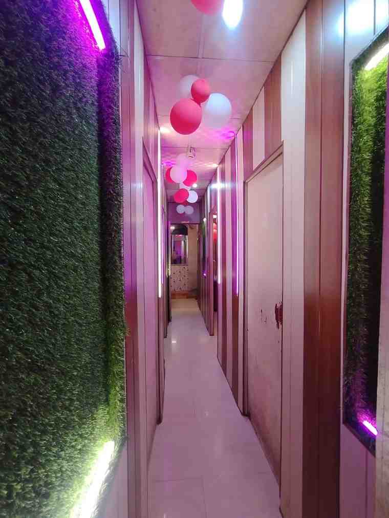 GOLD STAR SPA spa area