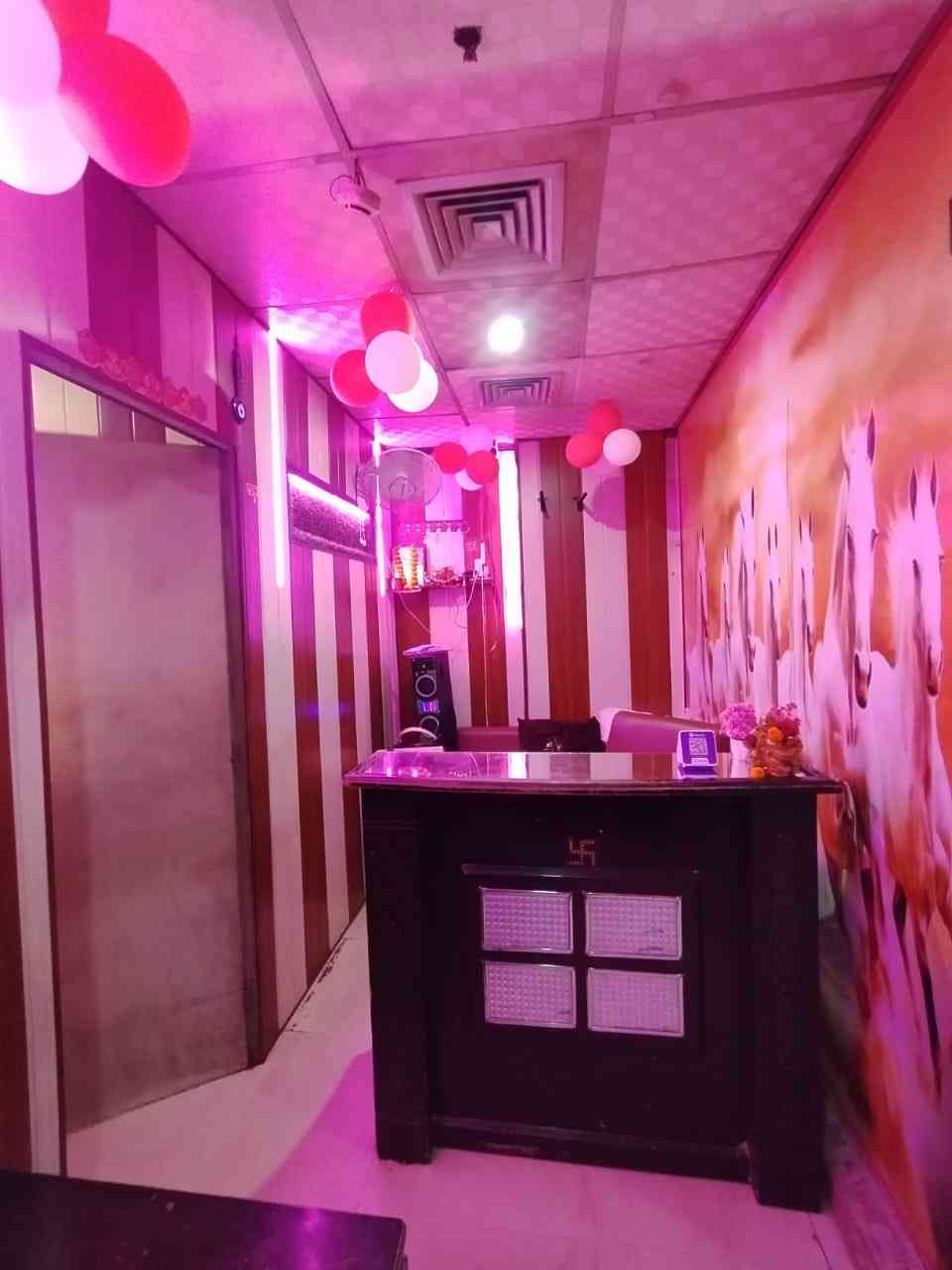 GOLD STAR SPA spa area