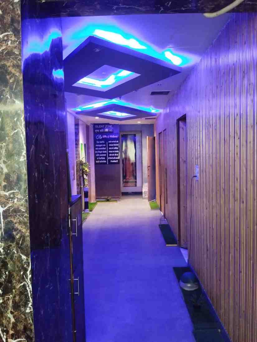 Glo Spa & Wellness spa area