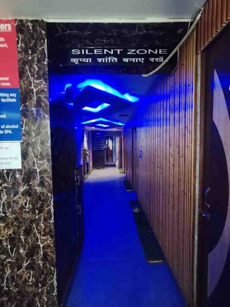 Glo Spa & Wellness spa area