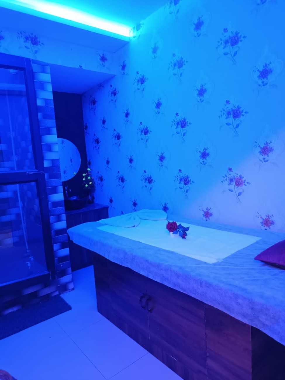 Star Luxury Spa bed area