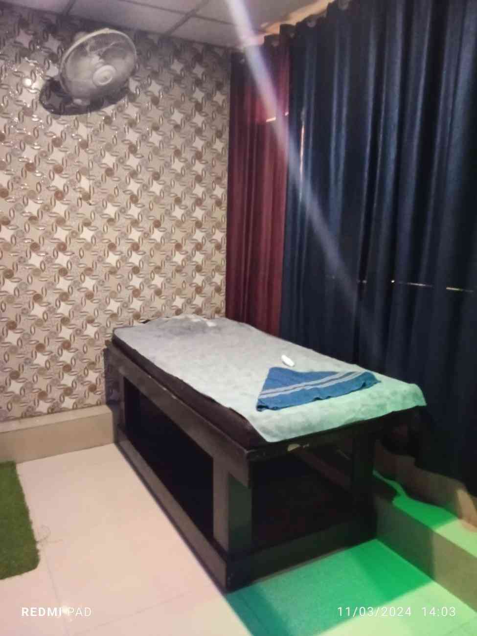 Gold Spa bed area