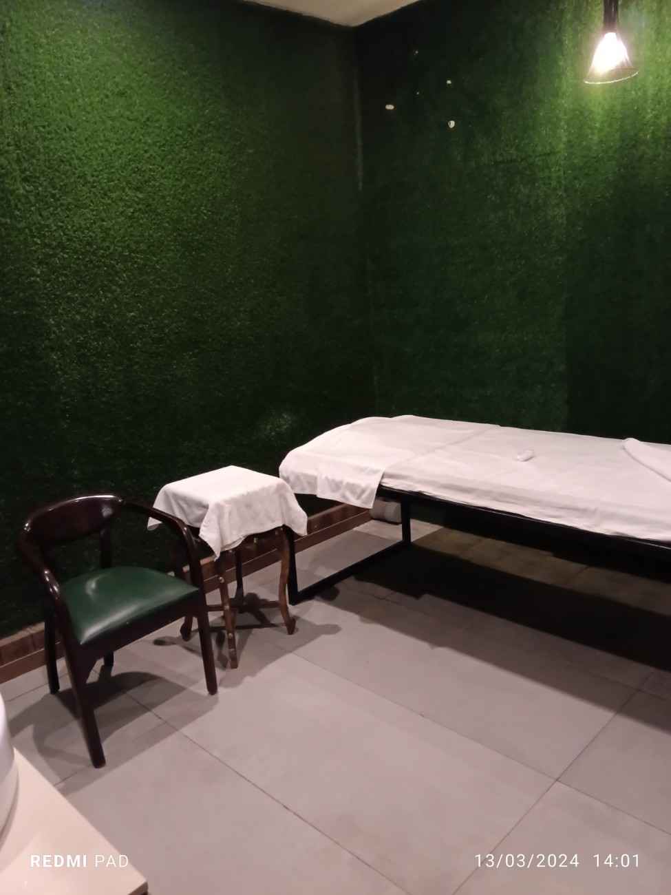 Halcyon Spa bed area