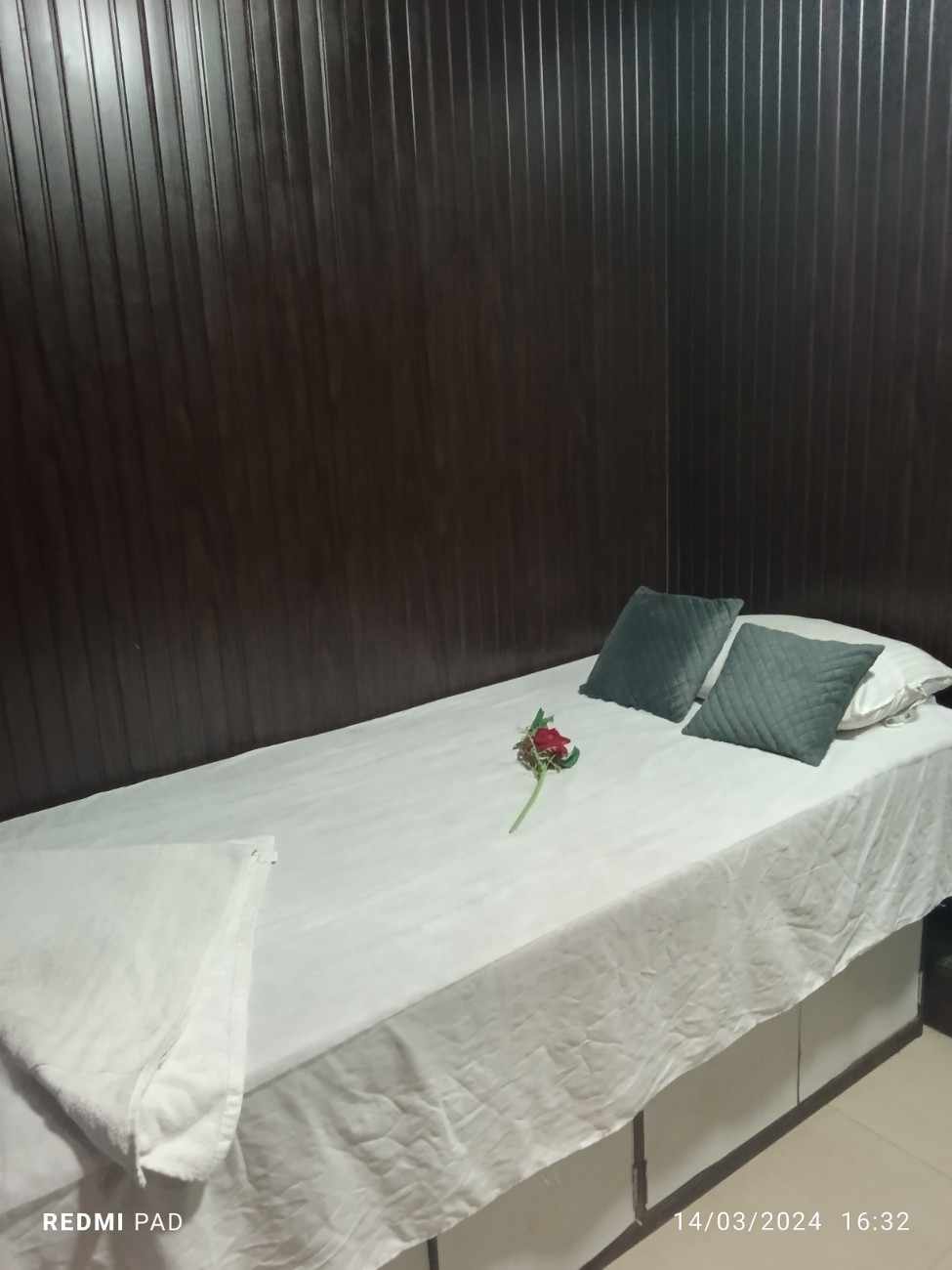 Ananda Spa bed area