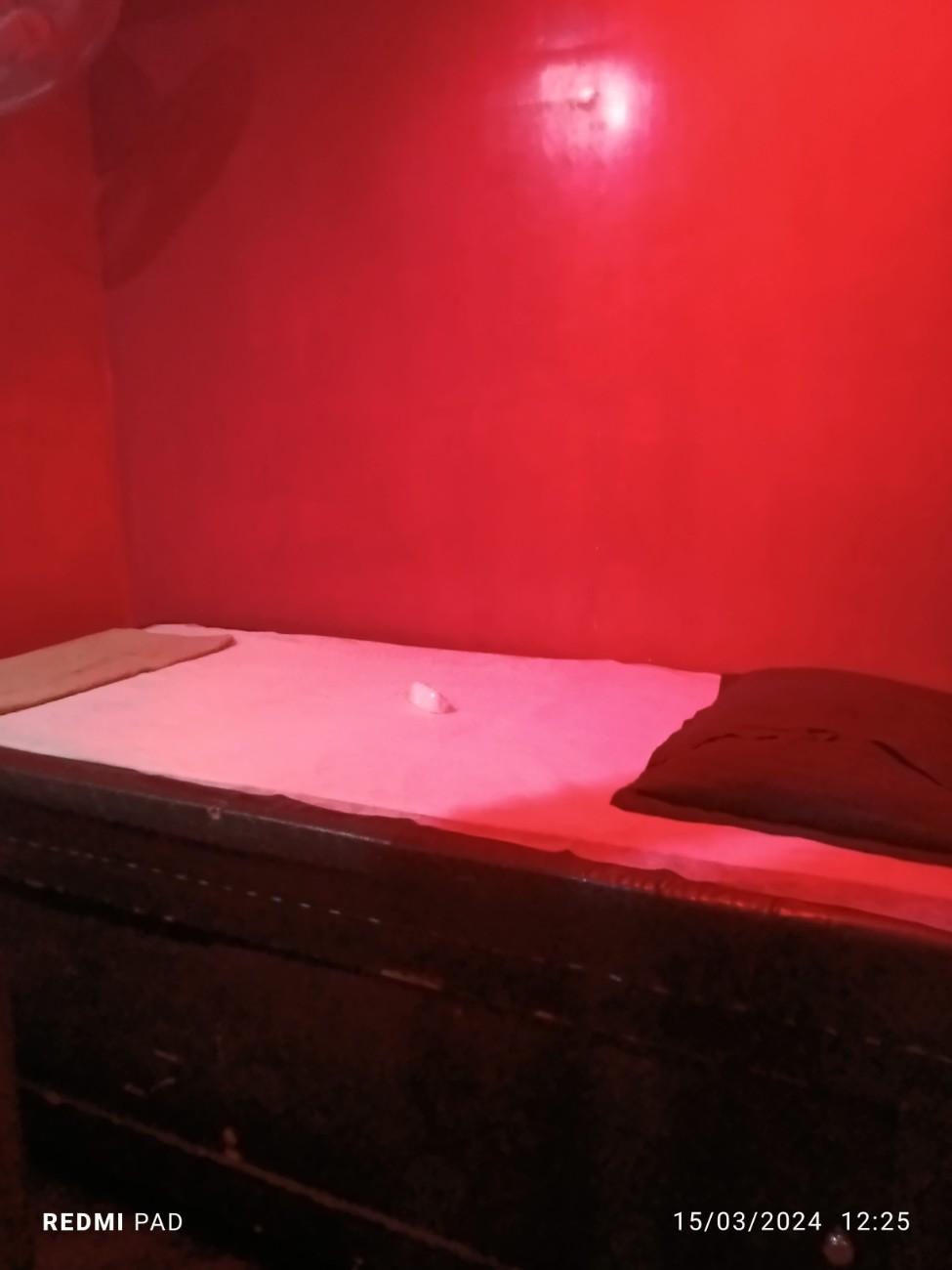AAnandya Spa bed area