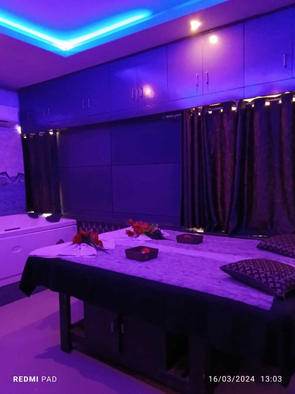 Alizi Spa bed area