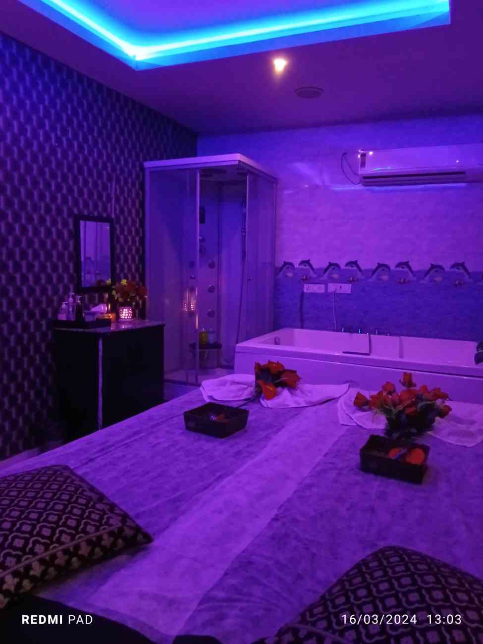 Alizi Spa bed area