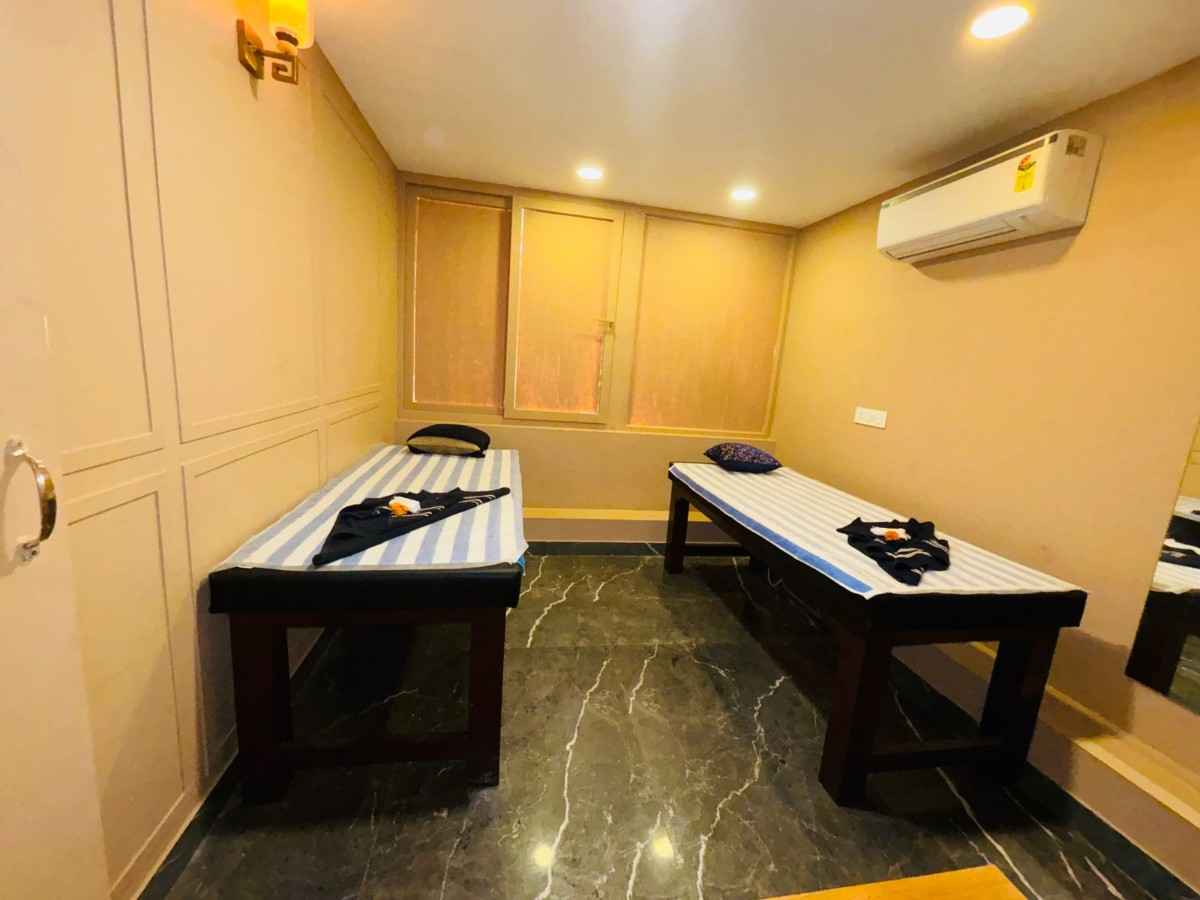 Royal Hamam SPA bed area