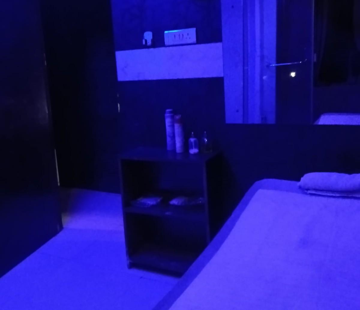 ESSENCE SPA bed area
