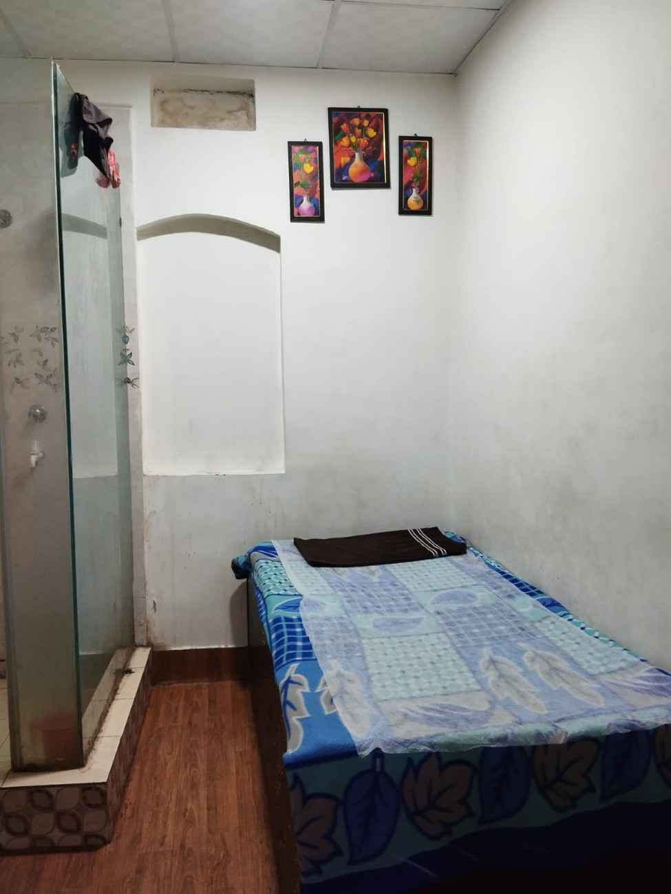 A ONE SALOON & SPA bed area