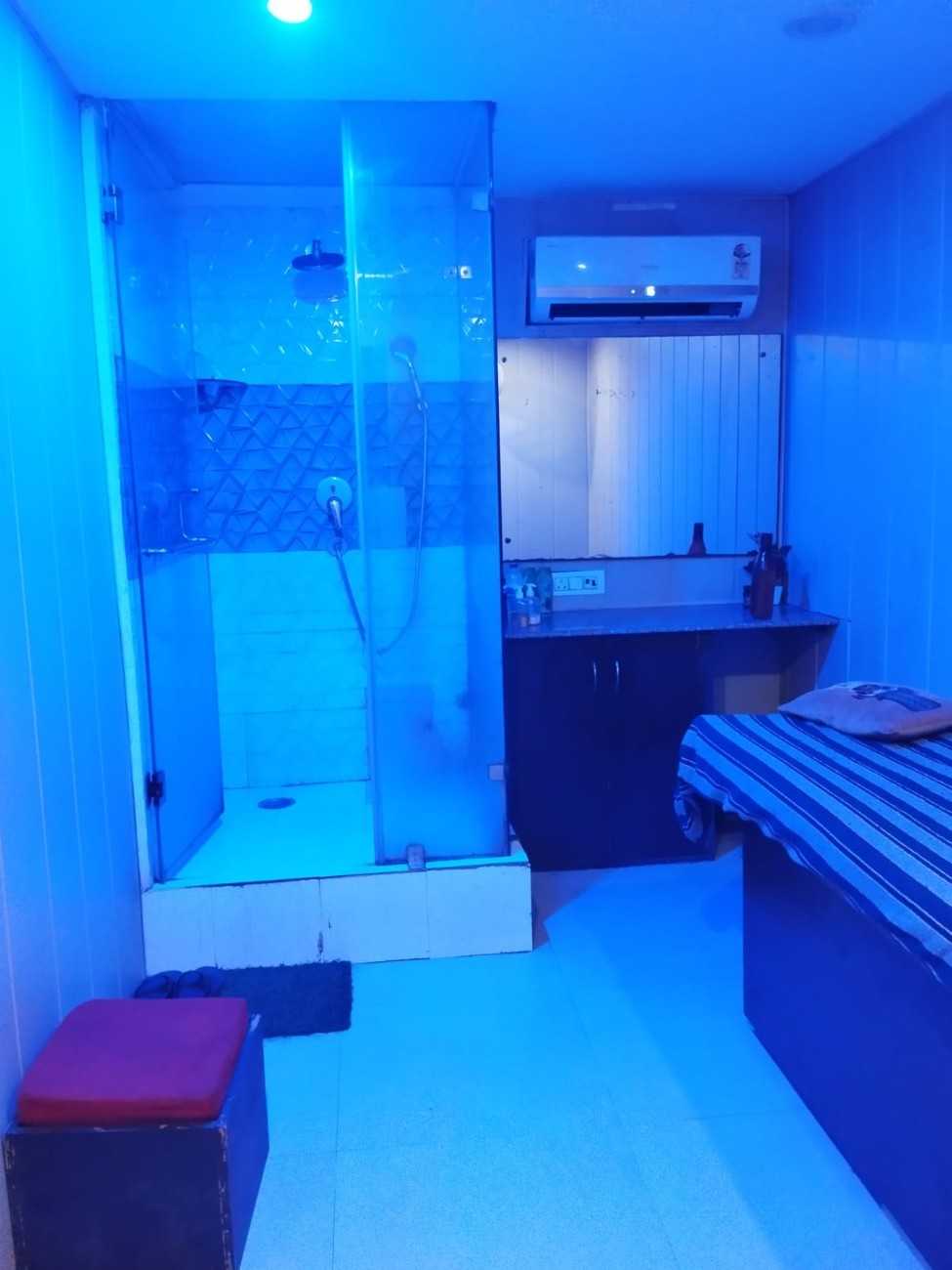 The Legend Wellness Spa bed area