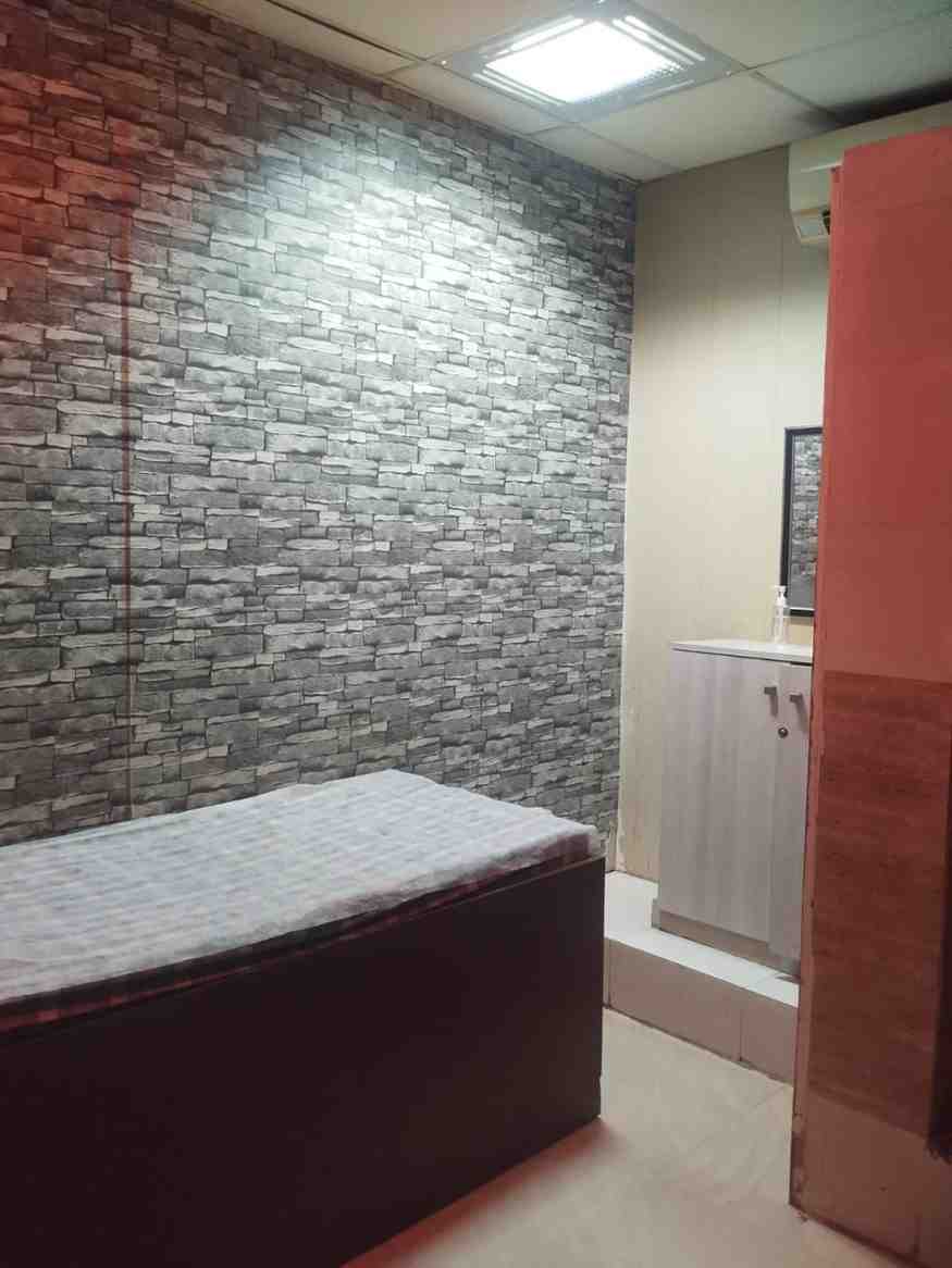 Amaryllis Luxury Spa bed area