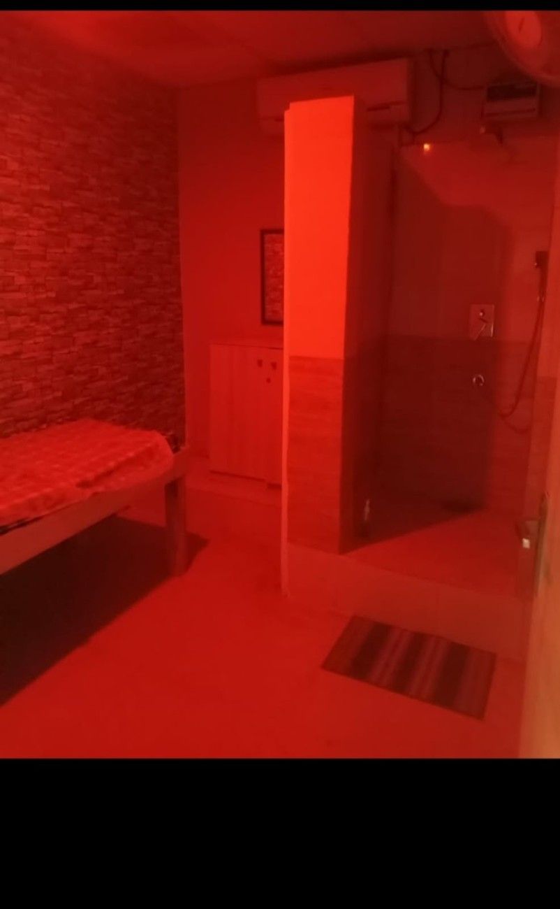 Amaryllis Luxury Spa bed area