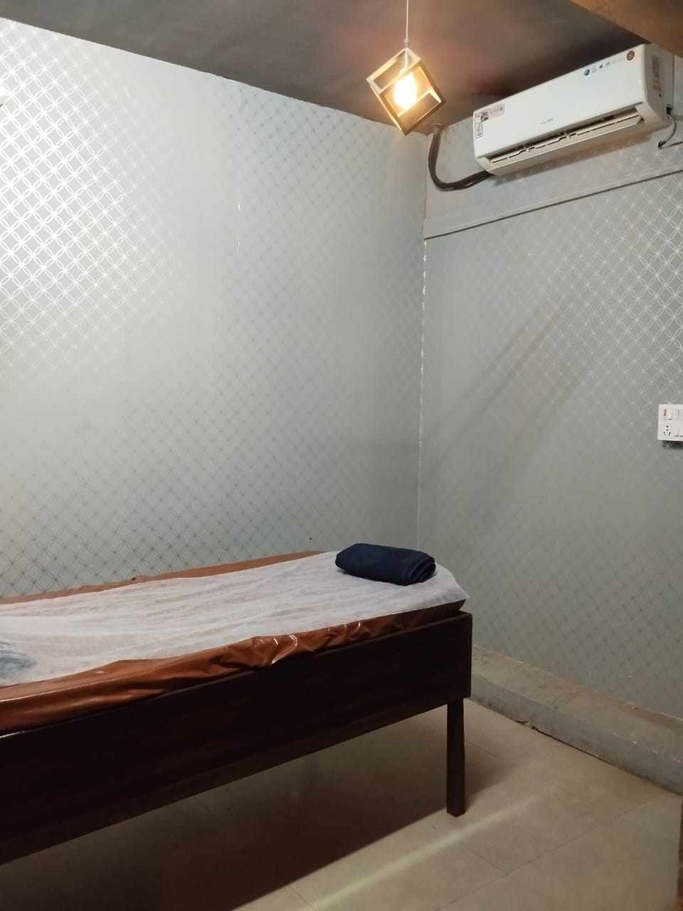 SAWADIKA AYURVEDIC SPA bed area