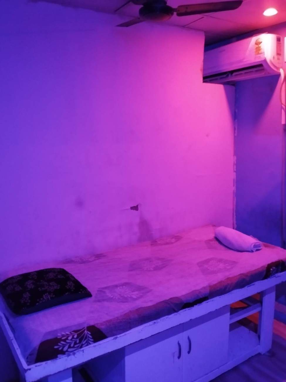 Moon Spa & Saloon bed area