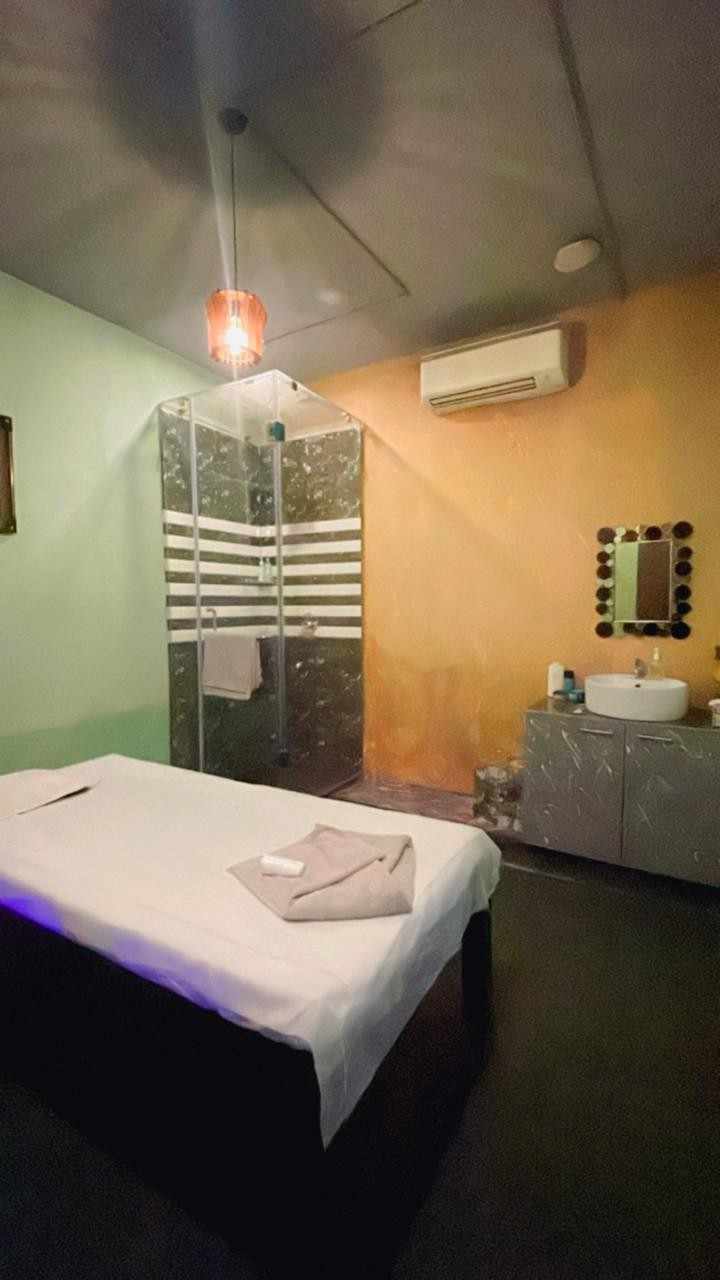 NAWA LUXURY SPA bed area