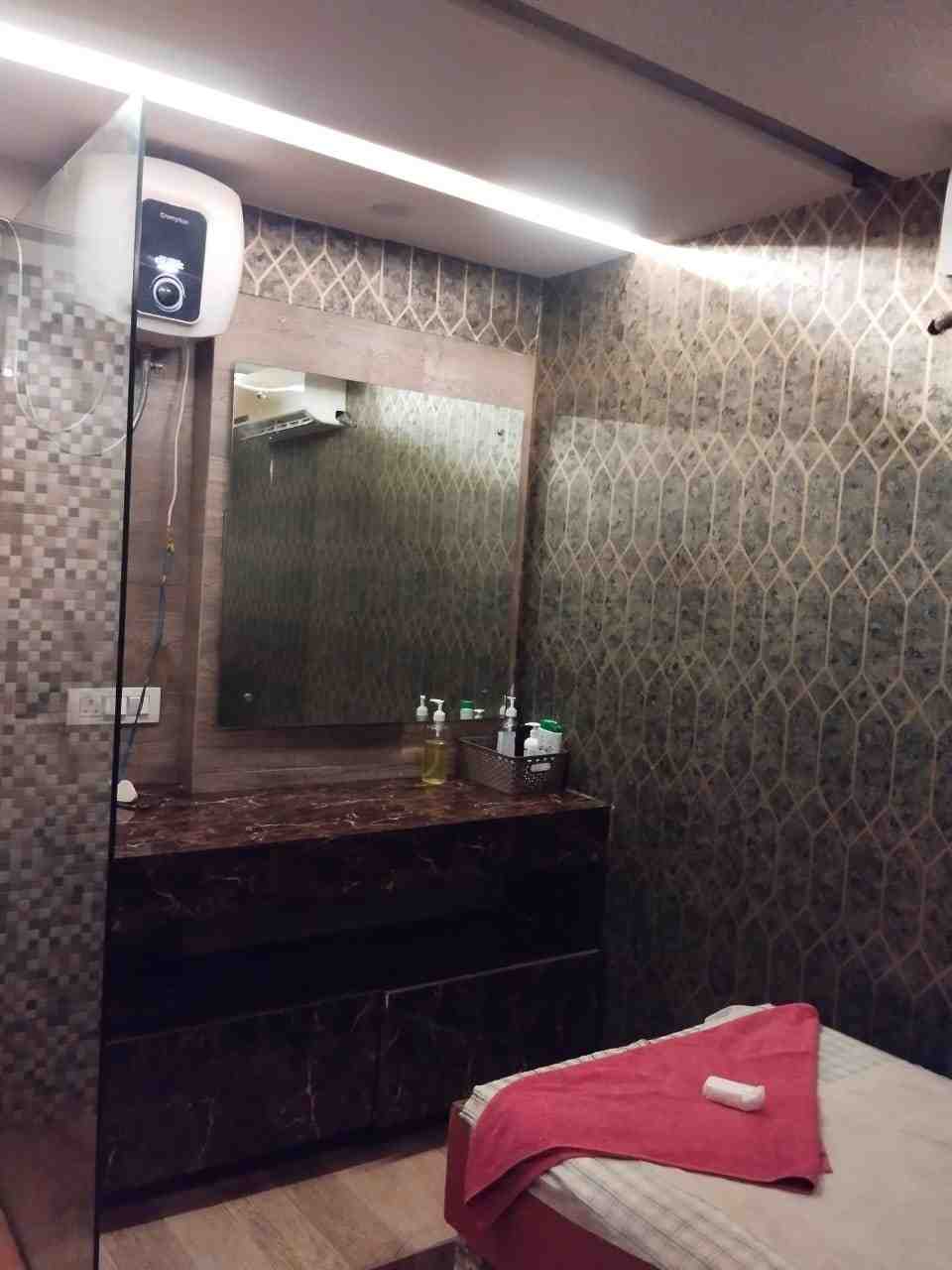 RELAXING BODY LUXURY SPA bed area