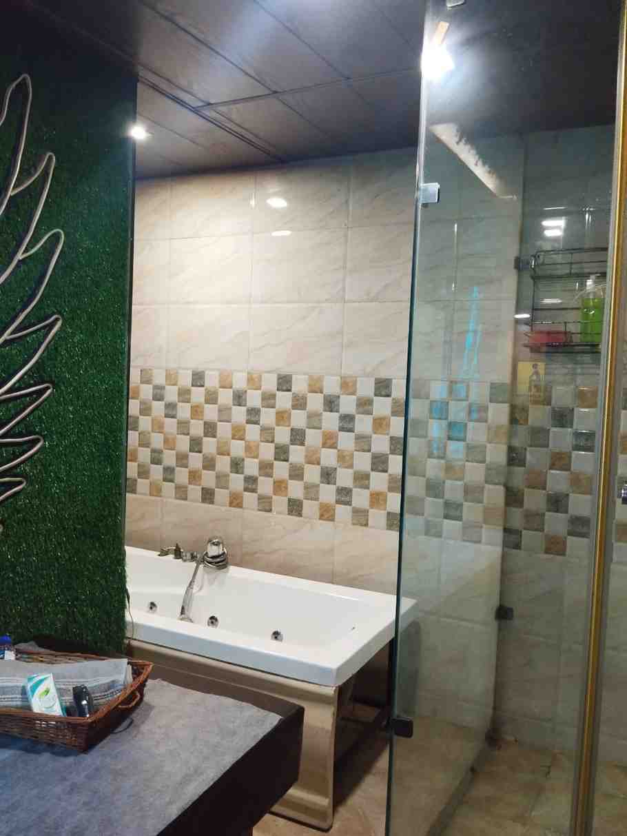 AZA SPA & SALOON bed area