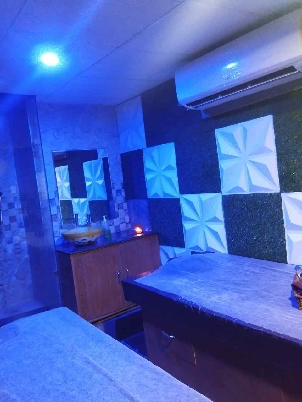 AZA SPA & SALOON bed area