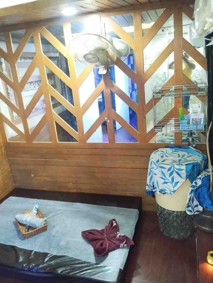 AZA SPA & SALOON bed area