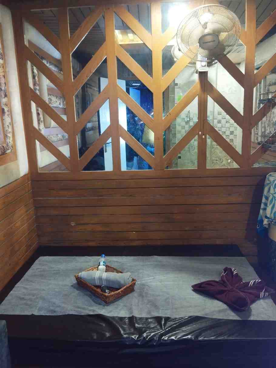 AZA SPA & SALOON bed area