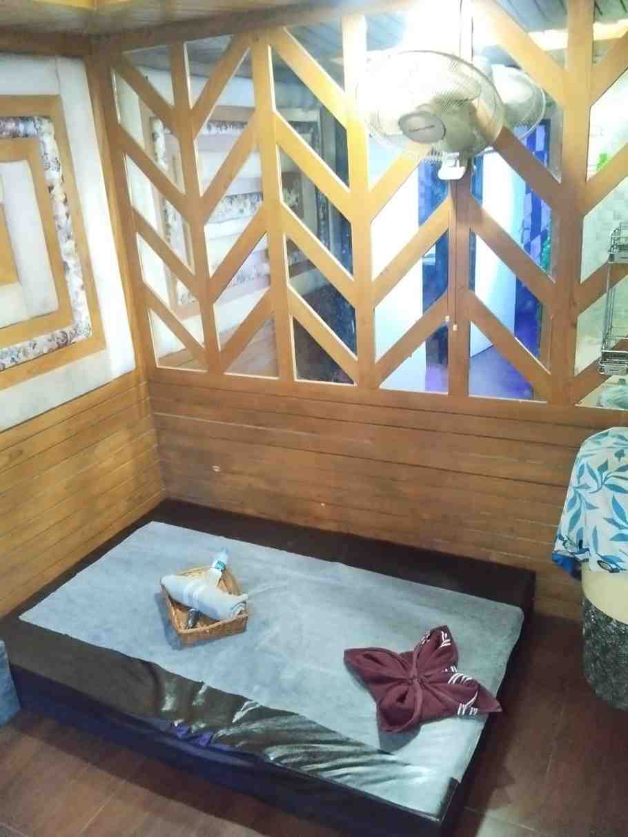 AZA SPA & SALOON bed area