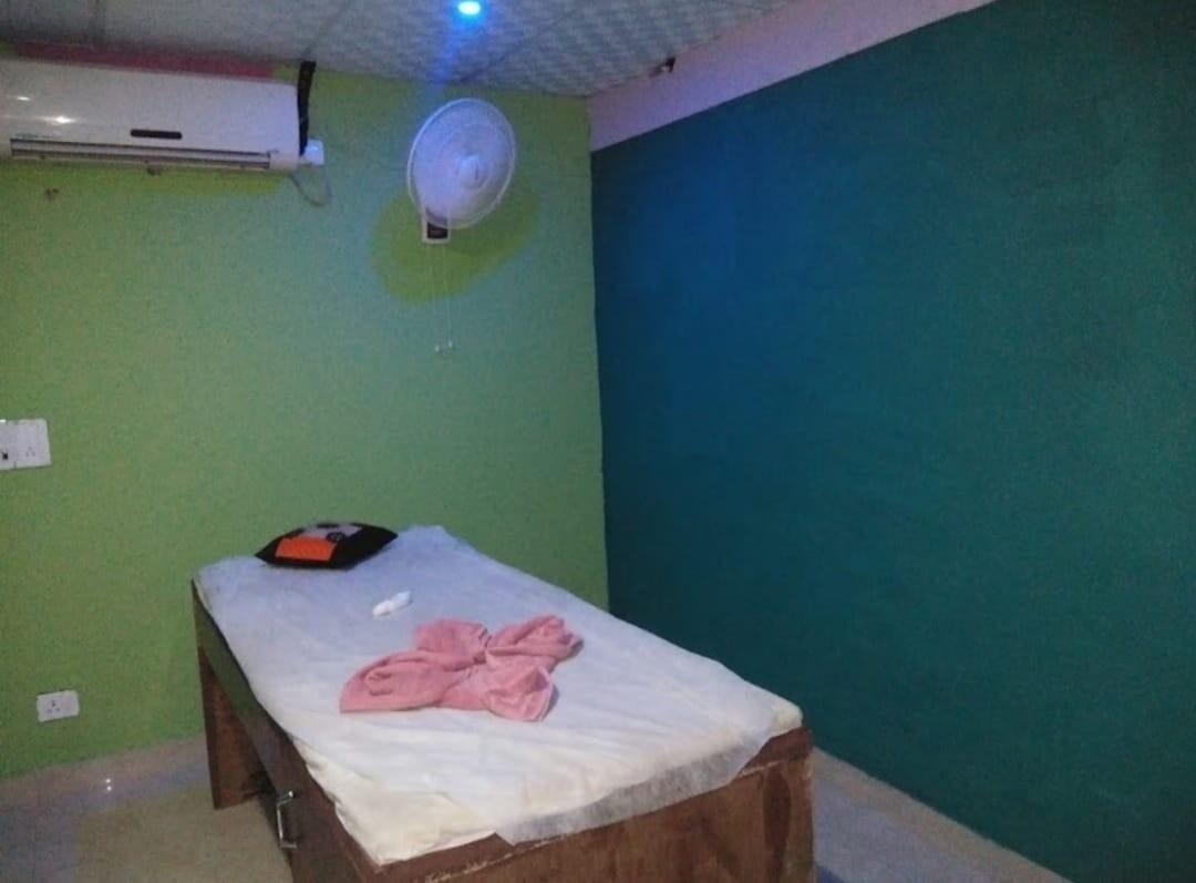 BUDHA WELLNESS SPA bed area