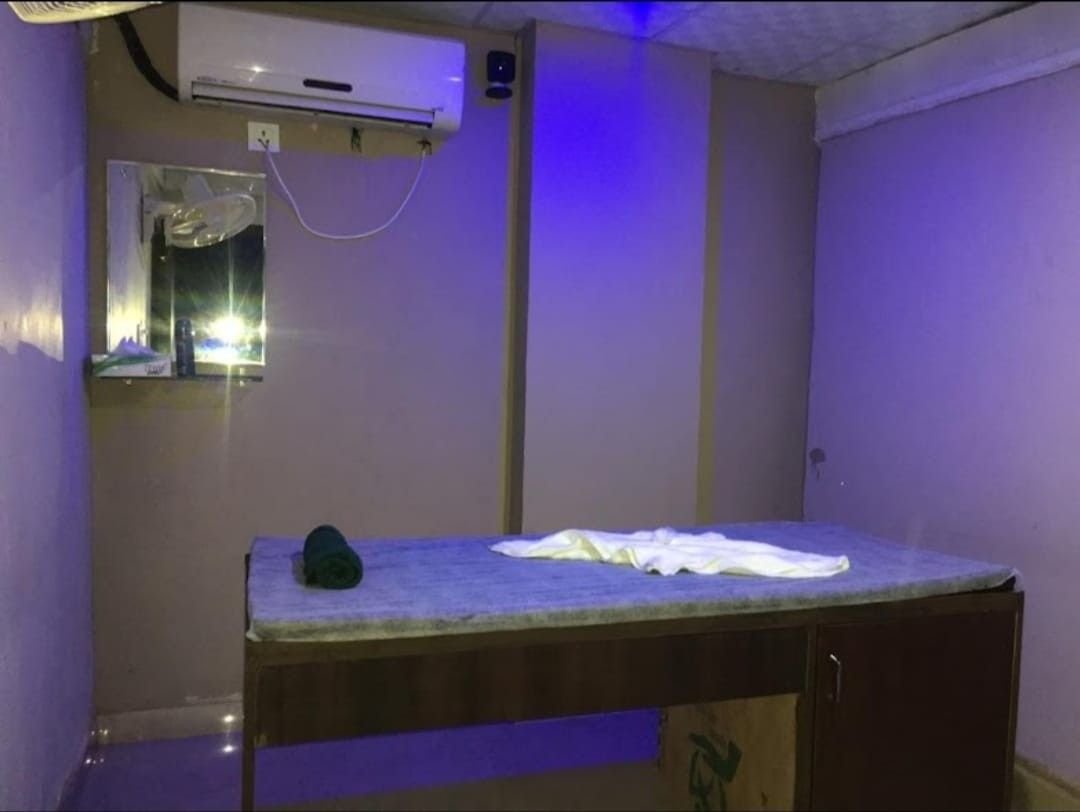 BUDHA WELLNESS SPA bed area