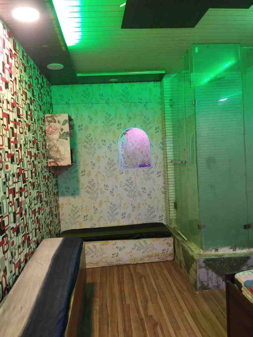The Rose Spa bed area