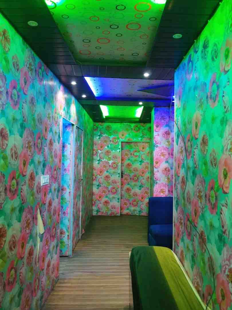 The Rose Spa bed area