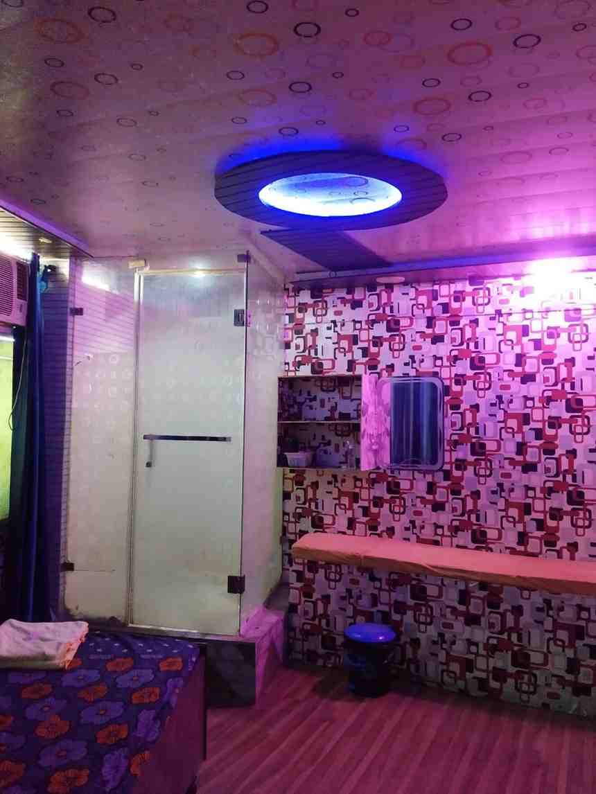 The Rose Spa bed area