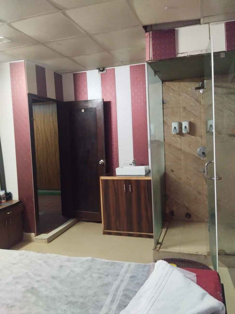TUXANIE SPA bed area