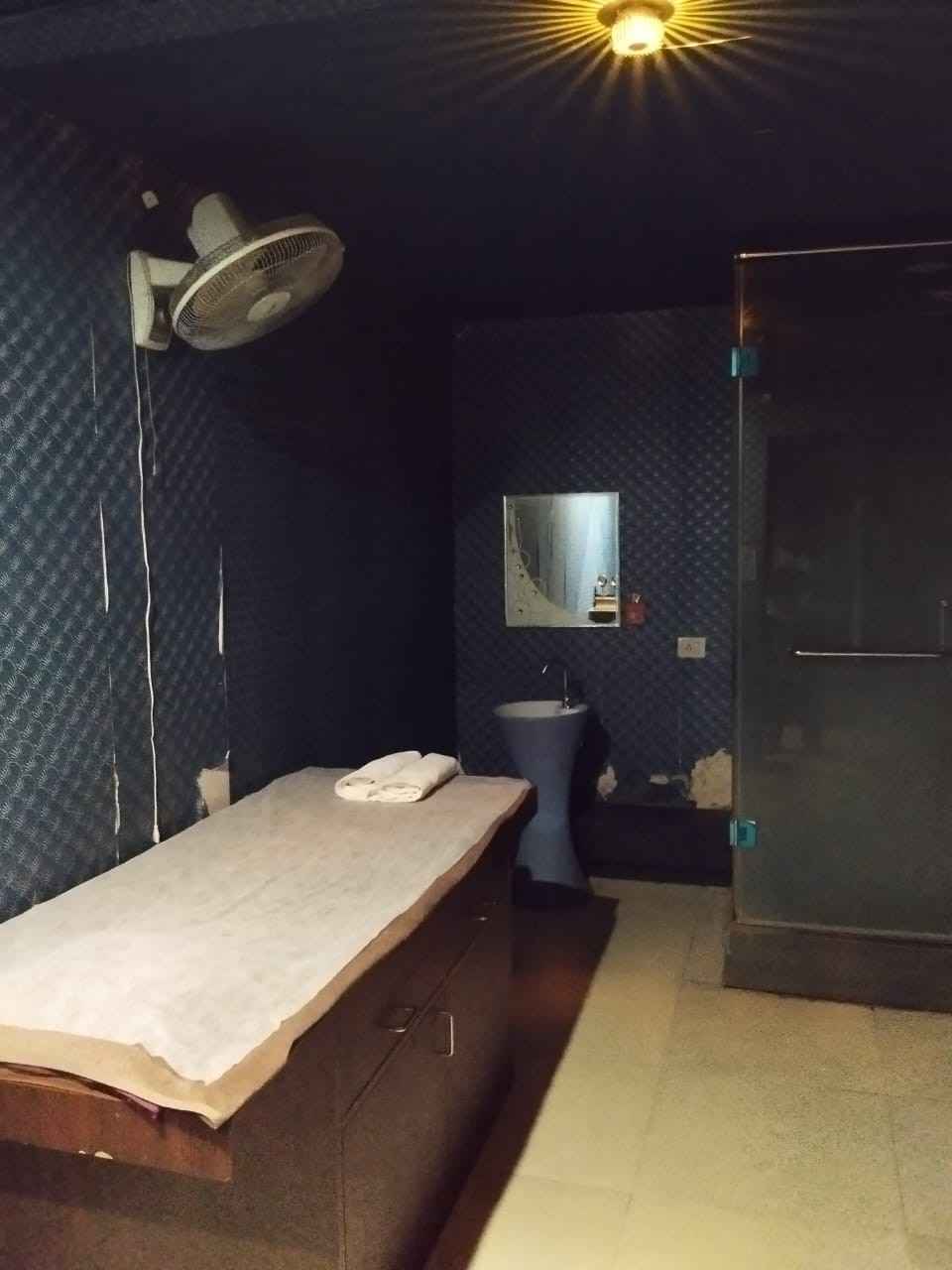 Bliss spa bed area