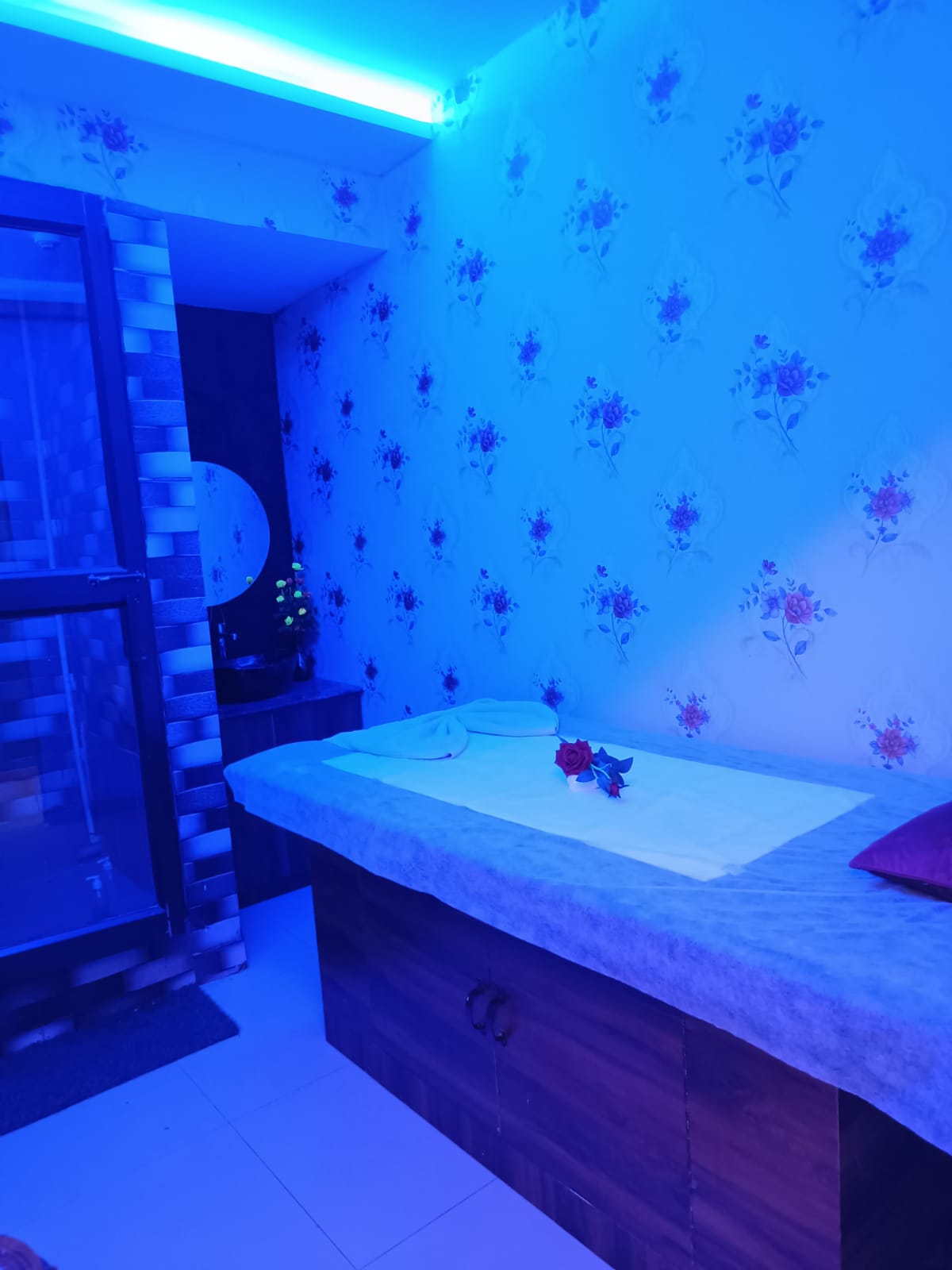 Star Luxury Spa room area