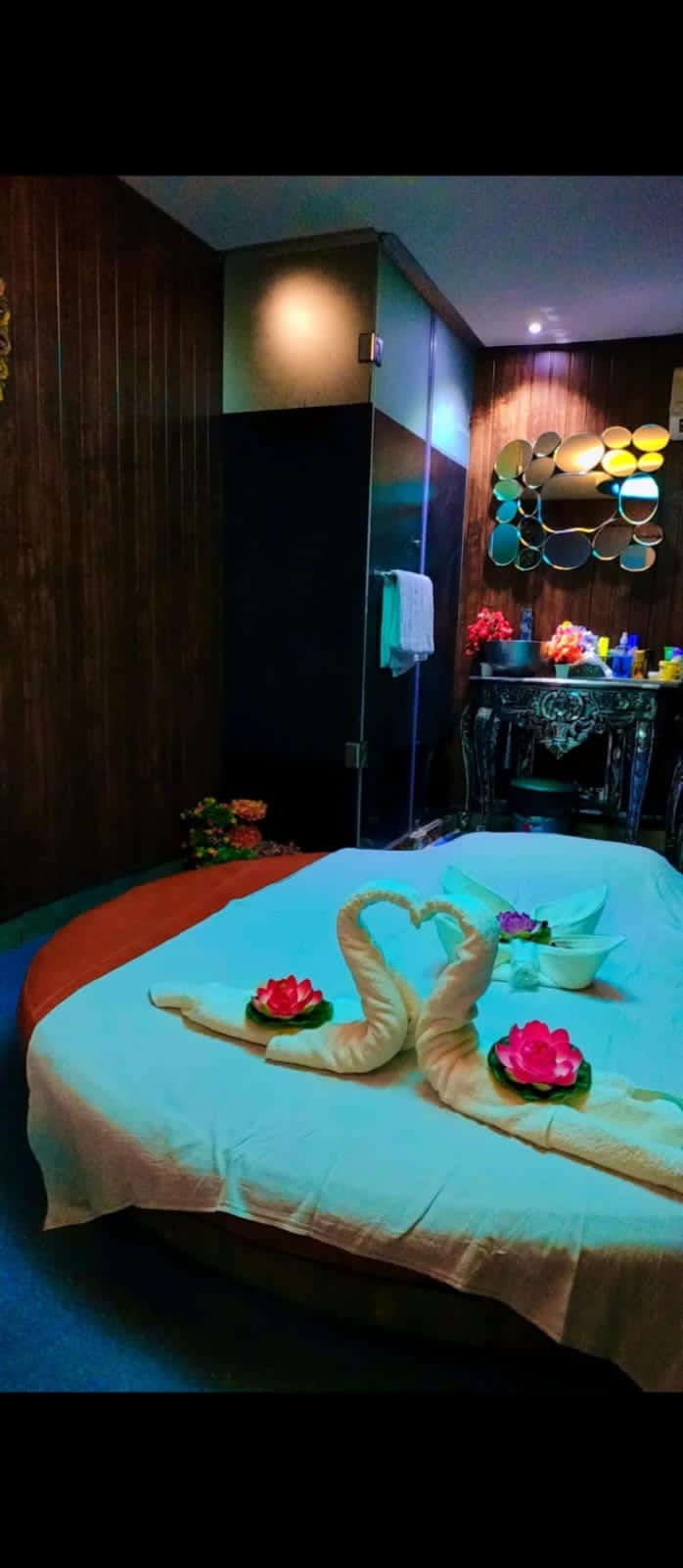 Arogyam Thai Spa room area