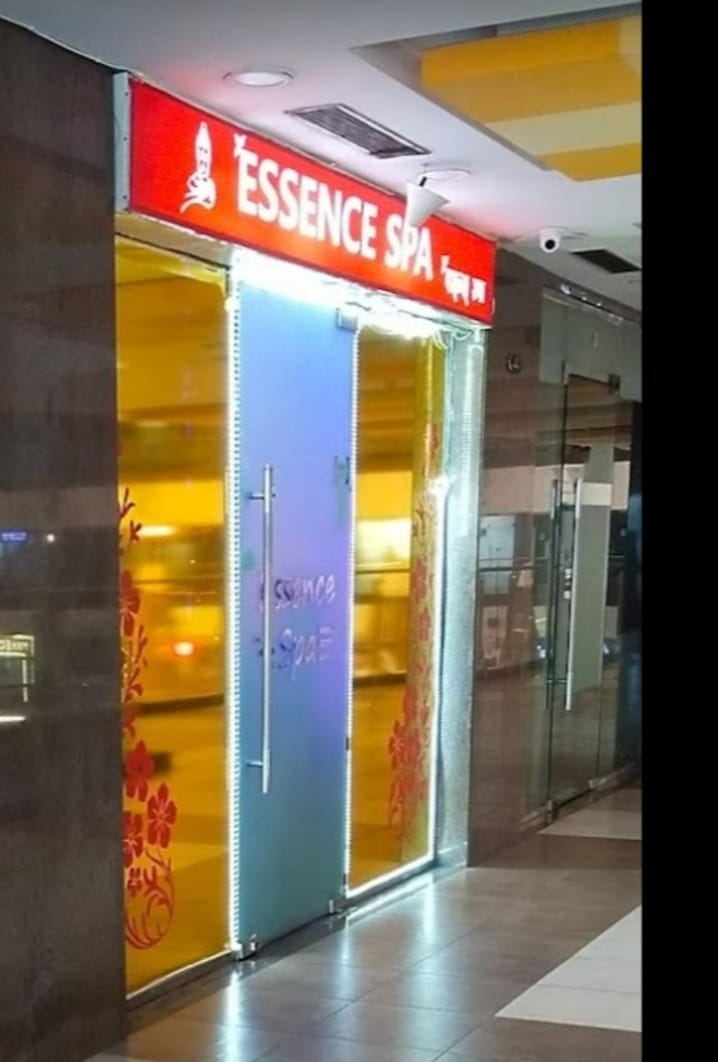ESSENCE SPA room area