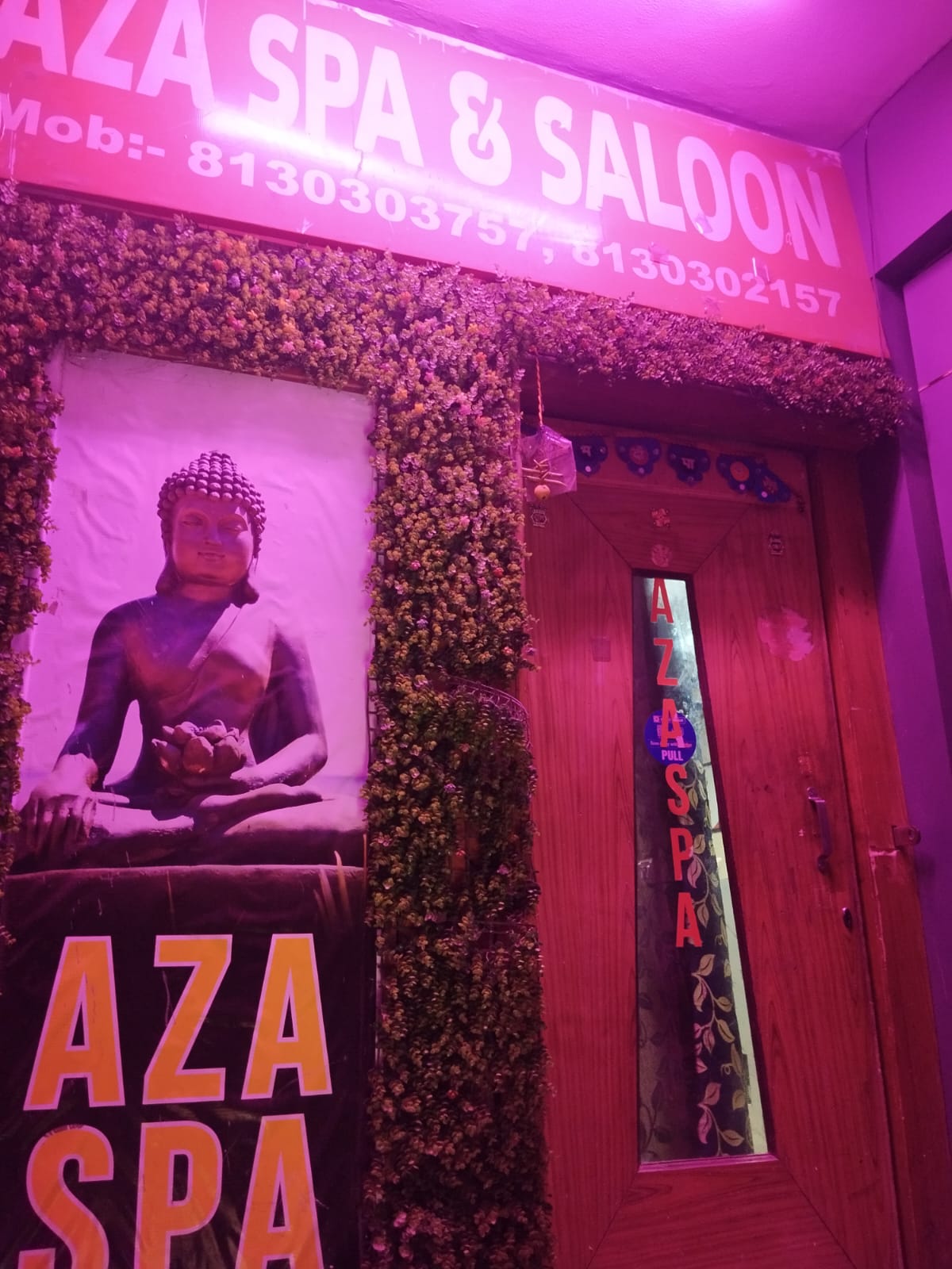 AZA SPA & SALOON room area