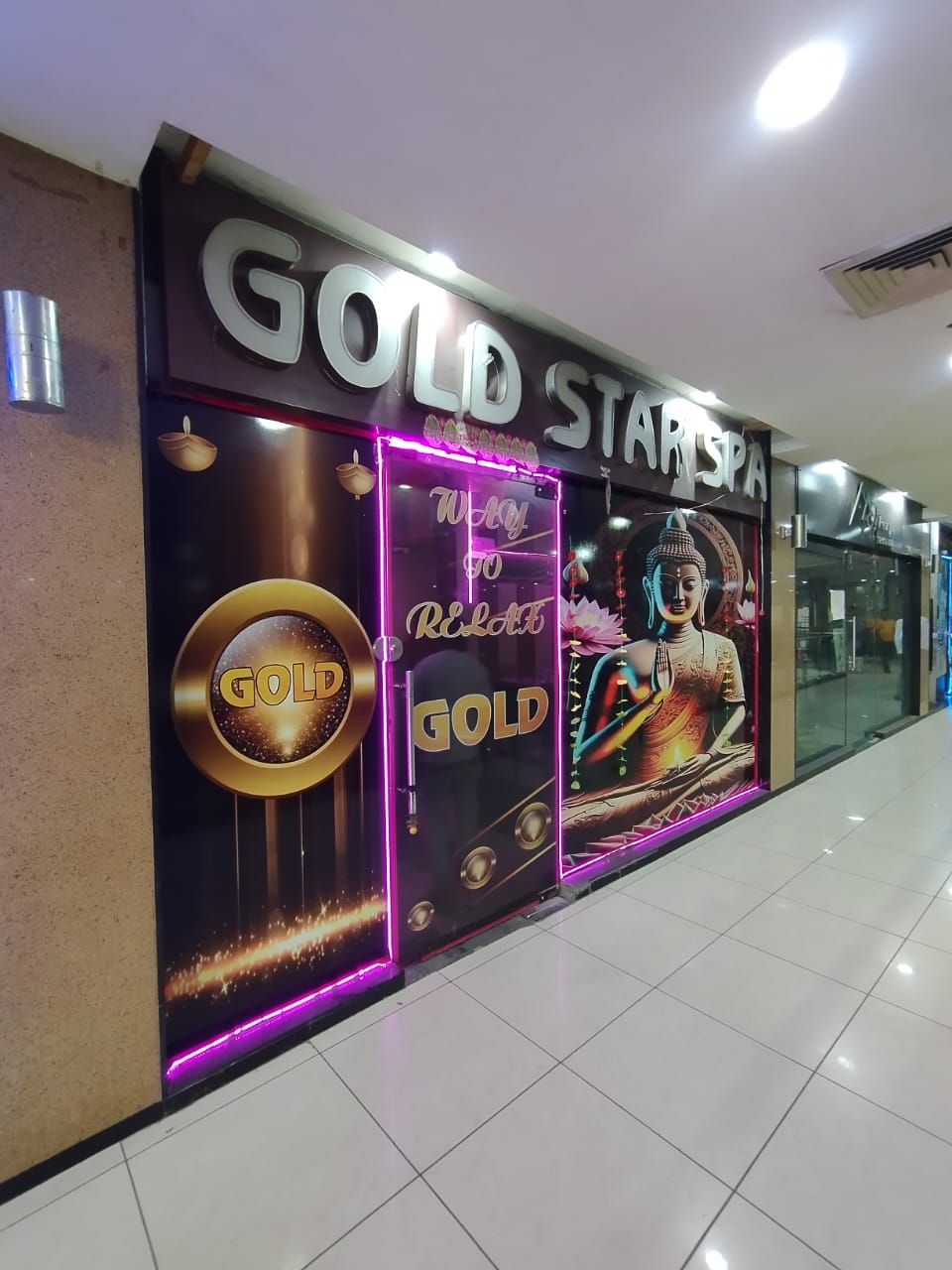 GOLD STAR SPA room area
